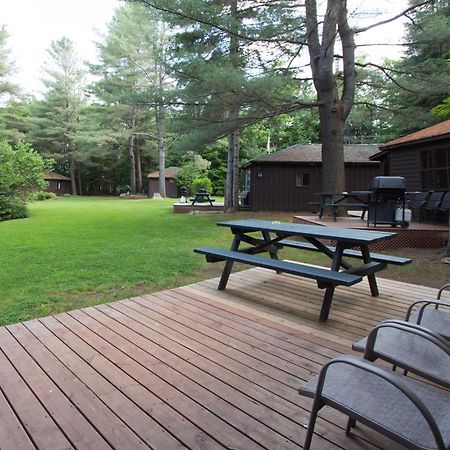 The Pines Cottage Resort Oxtongue Lake Zewnętrze zdjęcie