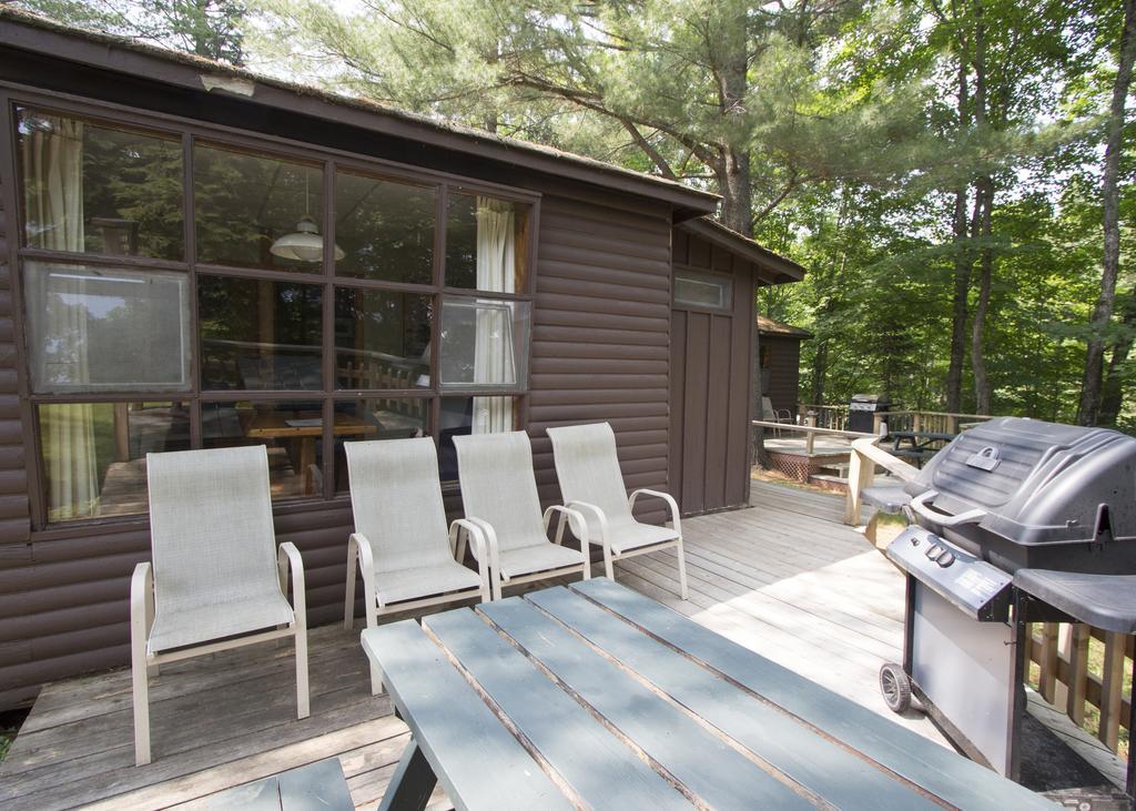 The Pines Cottage Resort Oxtongue Lake Zewnętrze zdjęcie