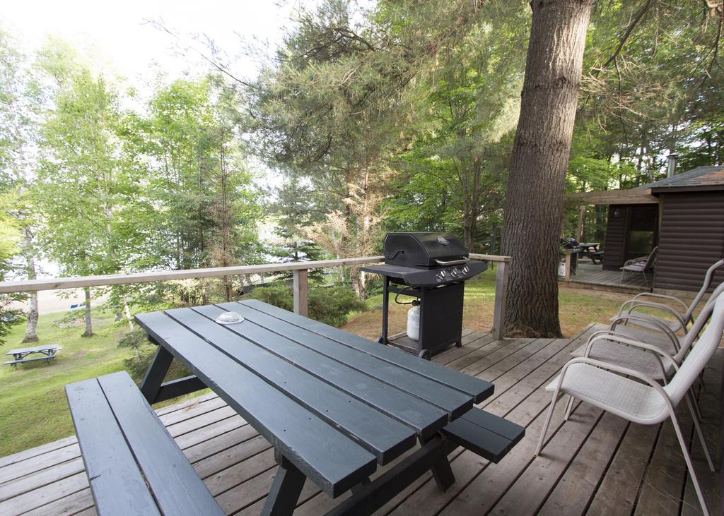 The Pines Cottage Resort Oxtongue Lake Zewnętrze zdjęcie