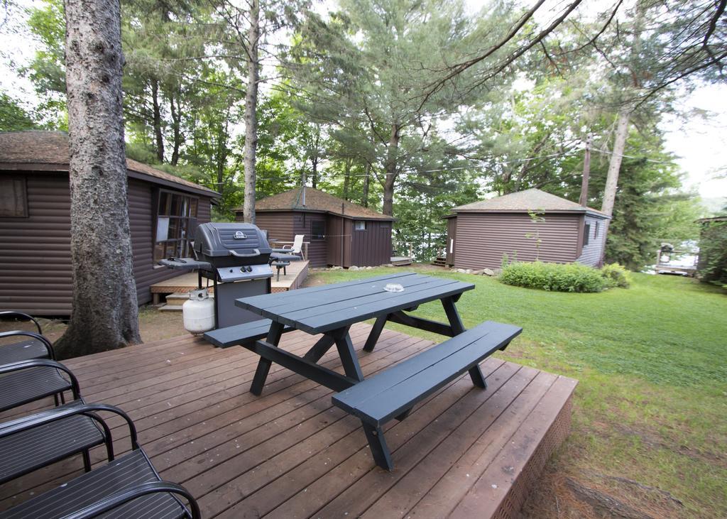 The Pines Cottage Resort Oxtongue Lake Zewnętrze zdjęcie