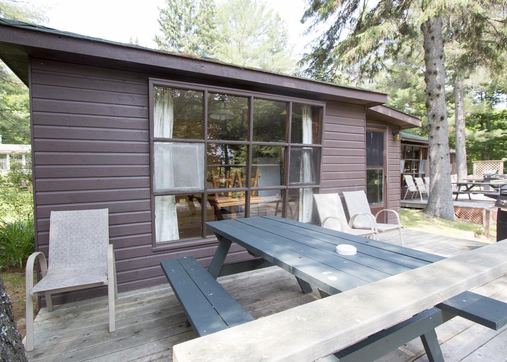 The Pines Cottage Resort Oxtongue Lake Zewnętrze zdjęcie