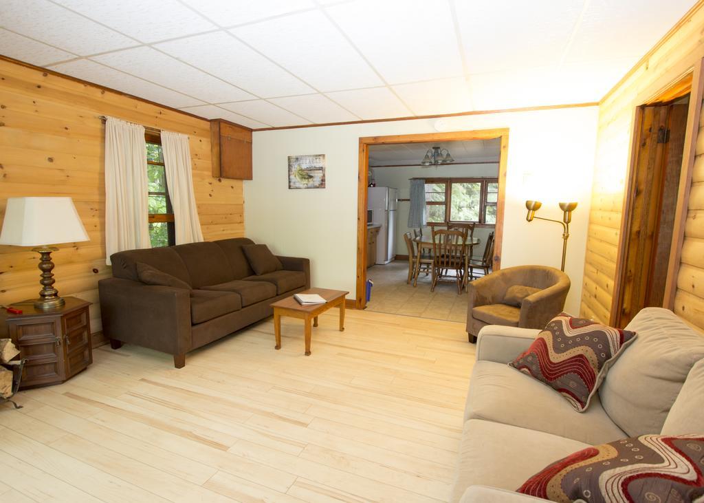 The Pines Cottage Resort Oxtongue Lake Zewnętrze zdjęcie